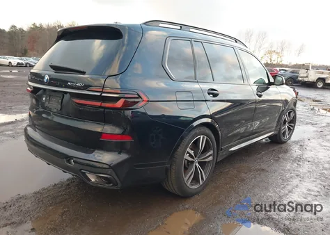 2025 BMW X7 xDrive40I z USA, uszkodzony, nr VIN 5UX23EM00S9Y58797